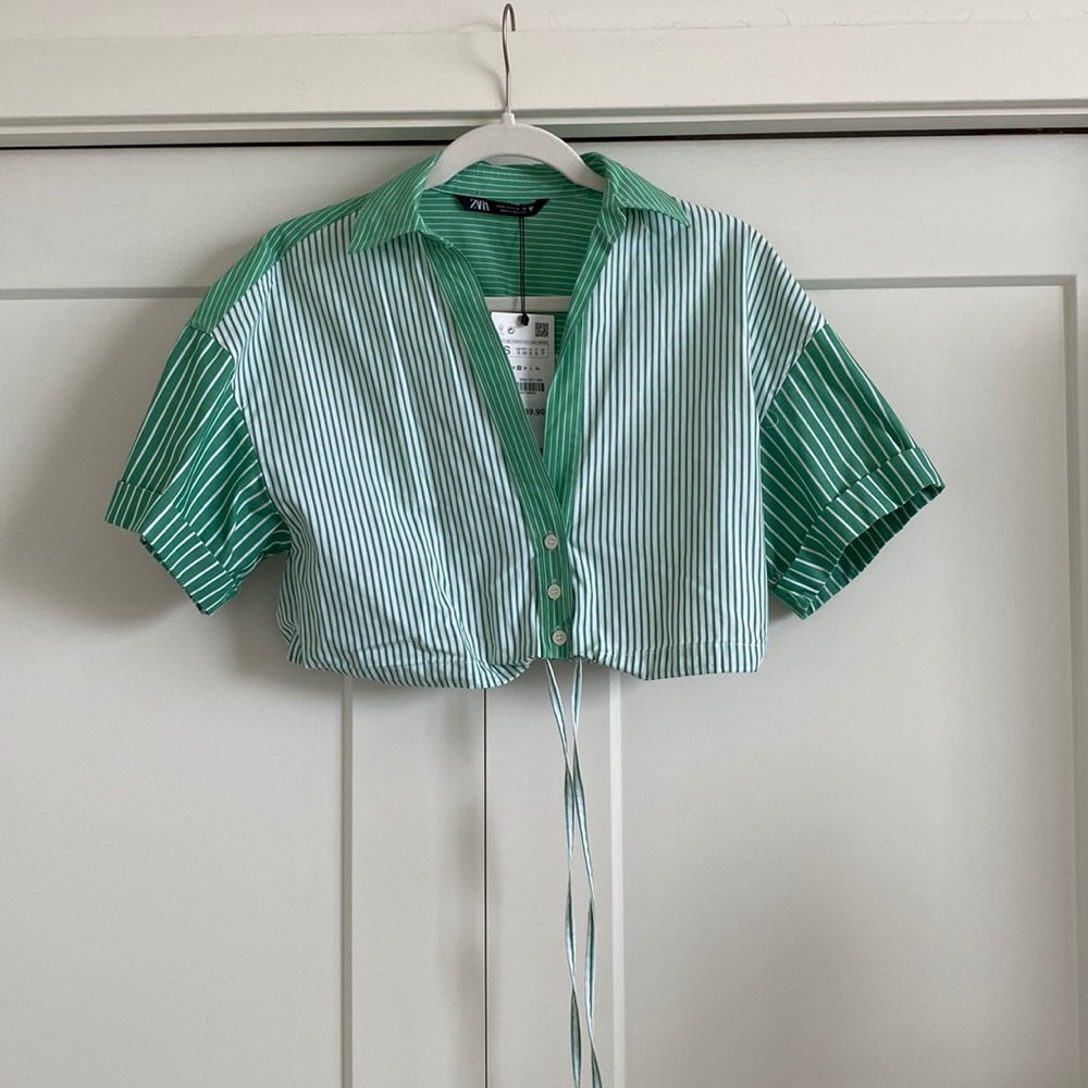 ZARA WOMENS Cropped Collared Green Striped Blouse